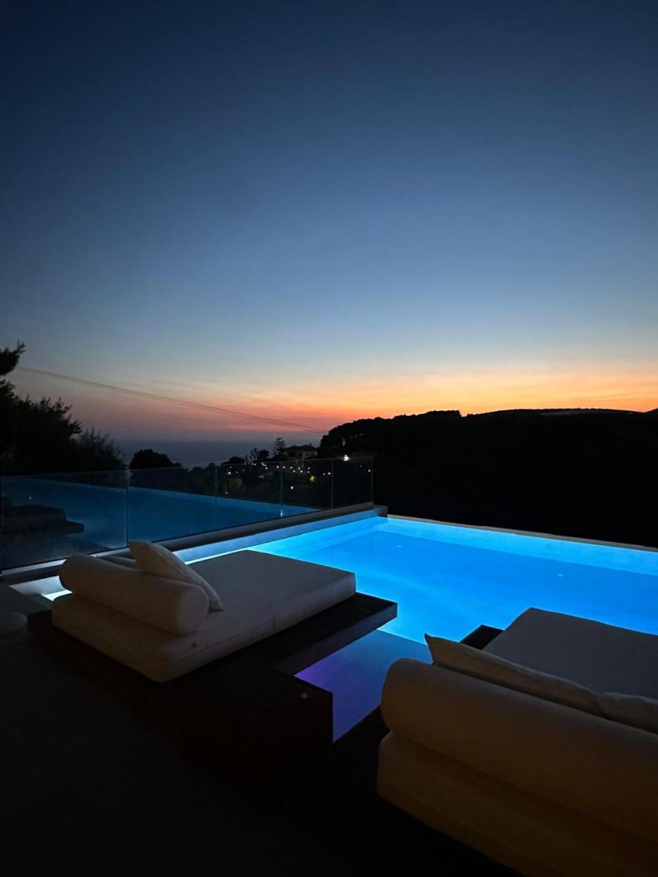 Myzith Luxury Suites Keri 외부 사진