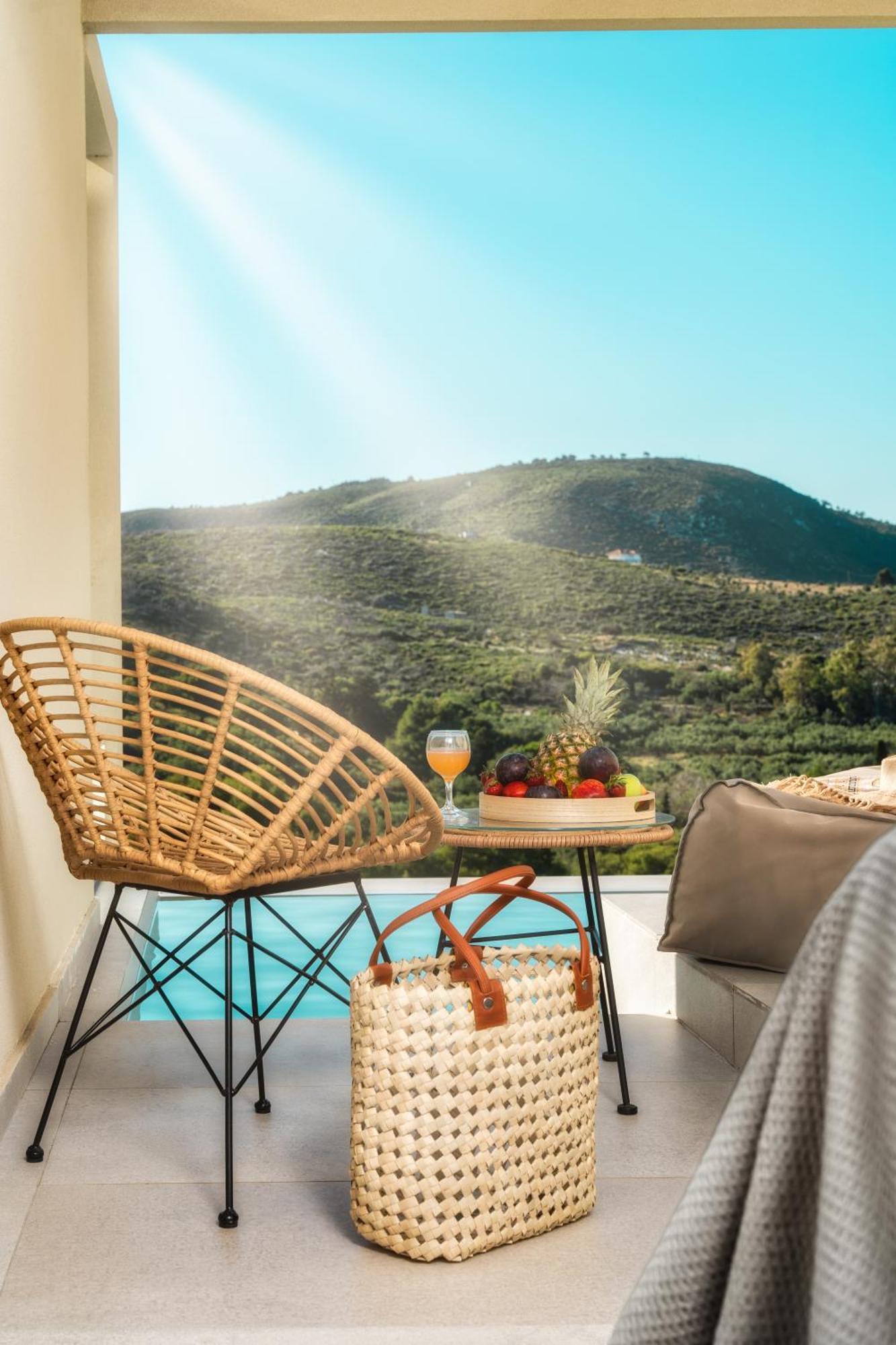 Myzith Luxury Suites Keri 객실 사진